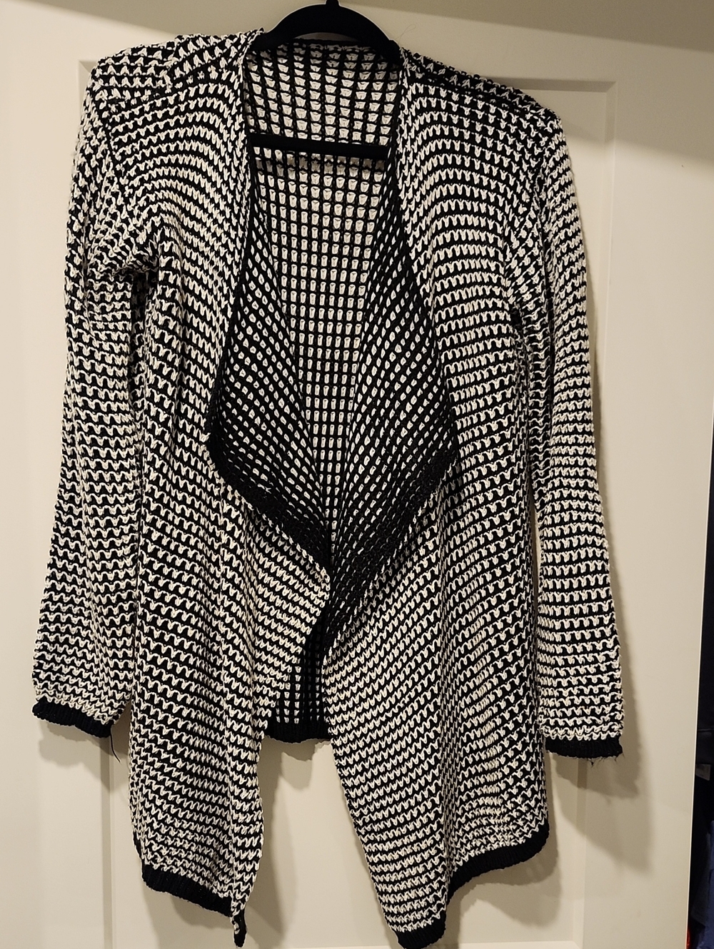 Black & White Open-Front Knit Cardigan Jacket